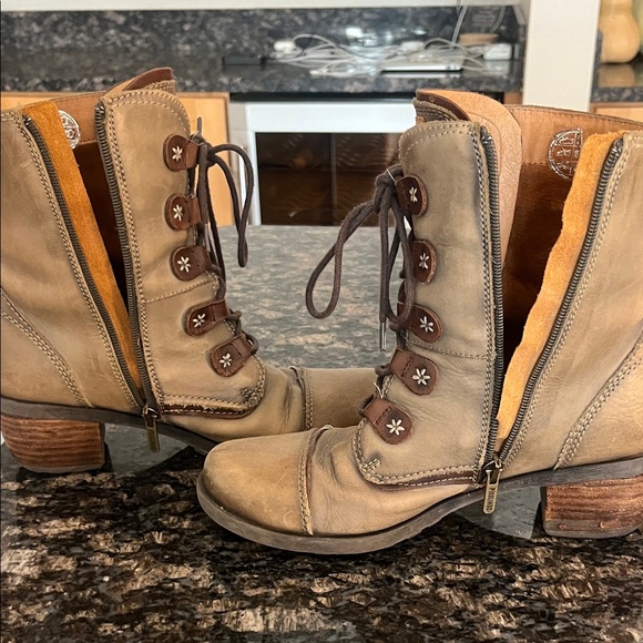 PIKOLINOS Brown Combat Boots with Floral Accents - Picture 5 of 5